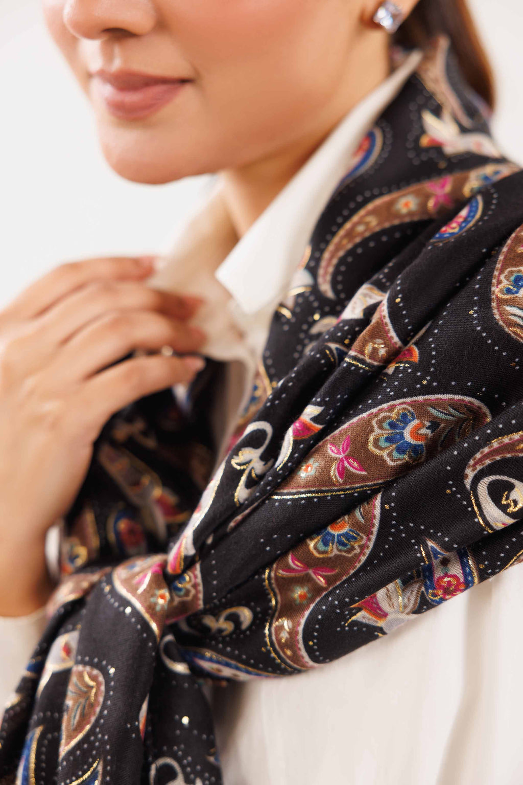 URB -  Black Women Scarf