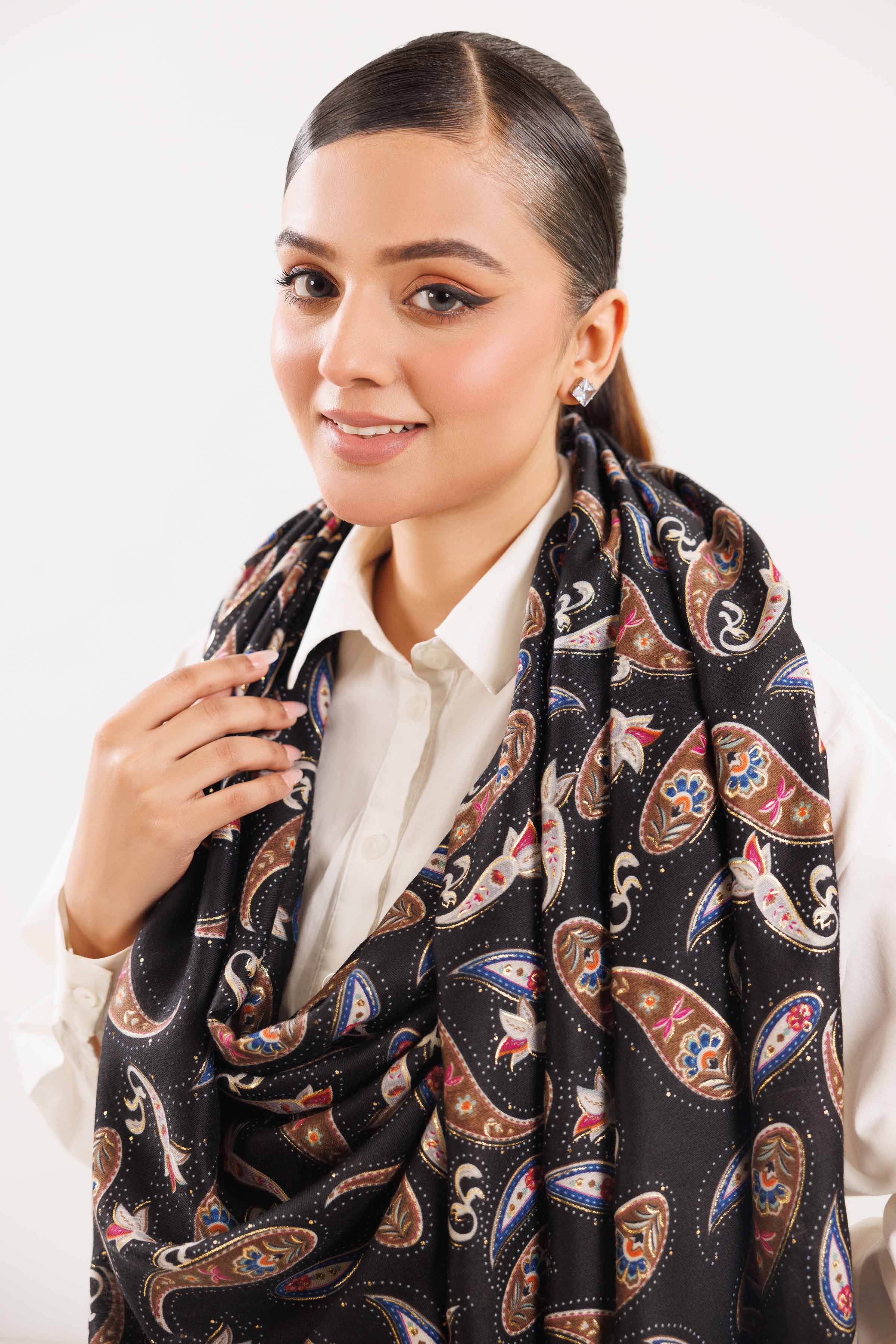URB -  Black Women Scarf