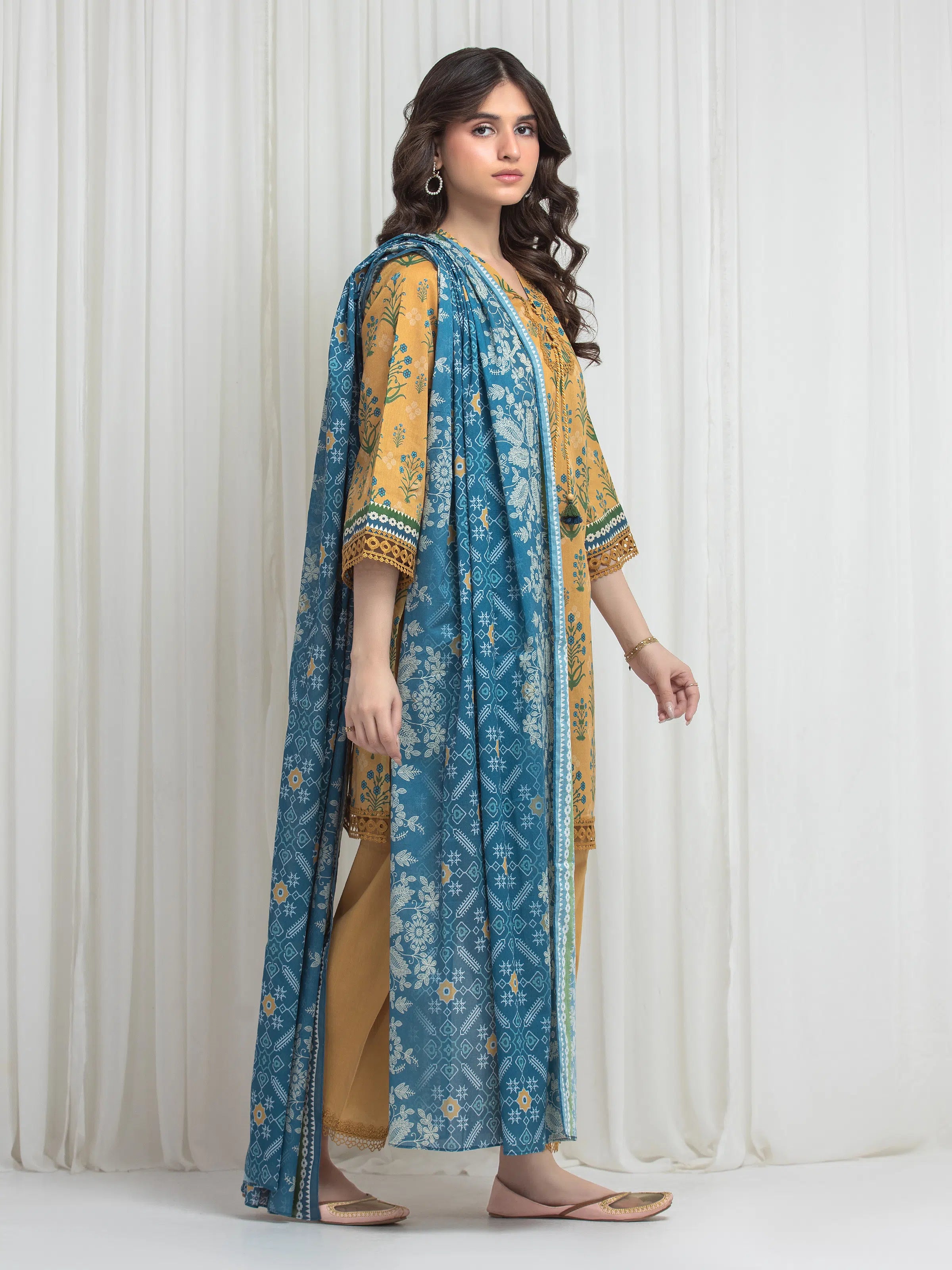 URB Lawn Suit 846073