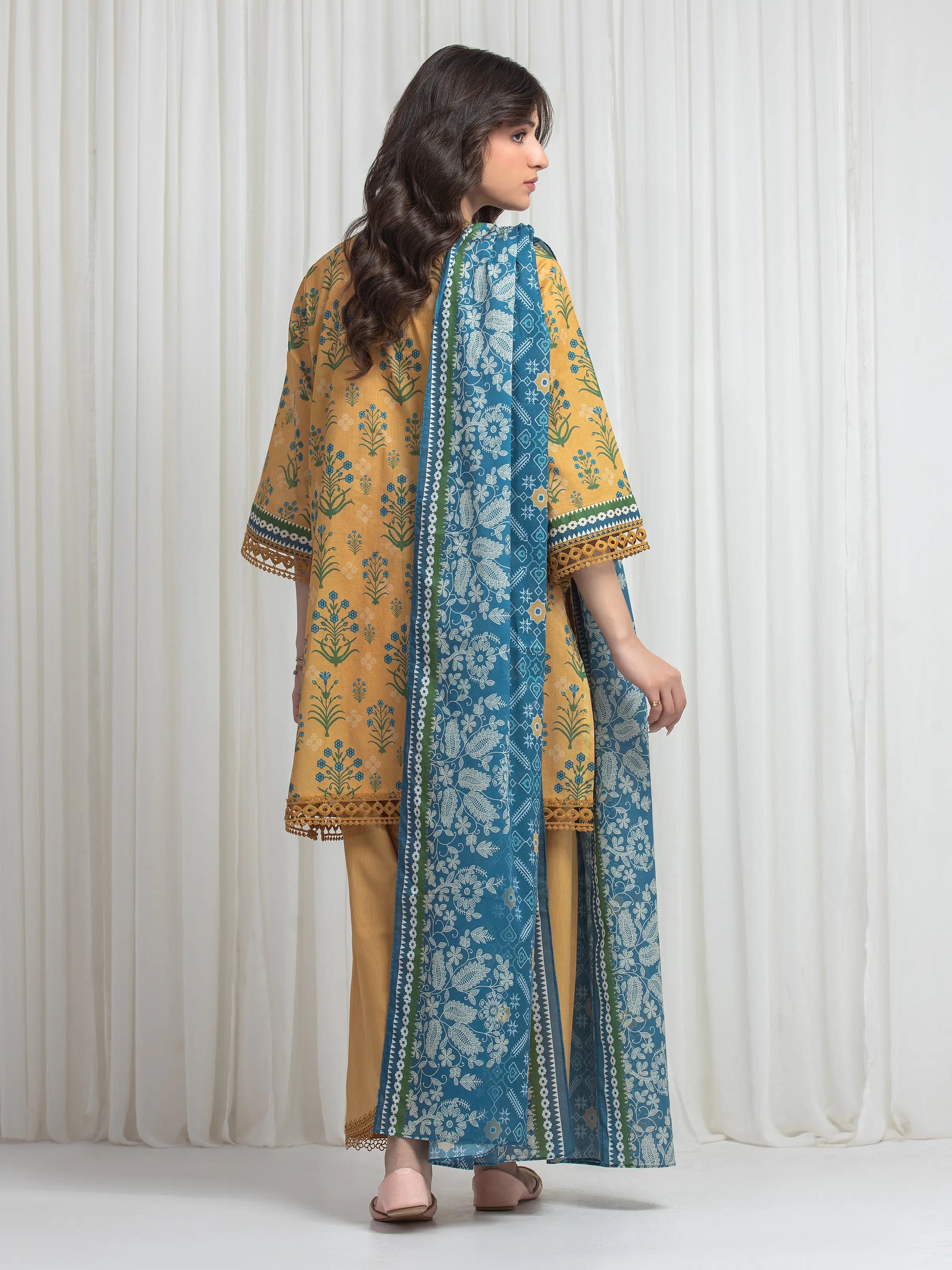 URB Lawn Suit 846073