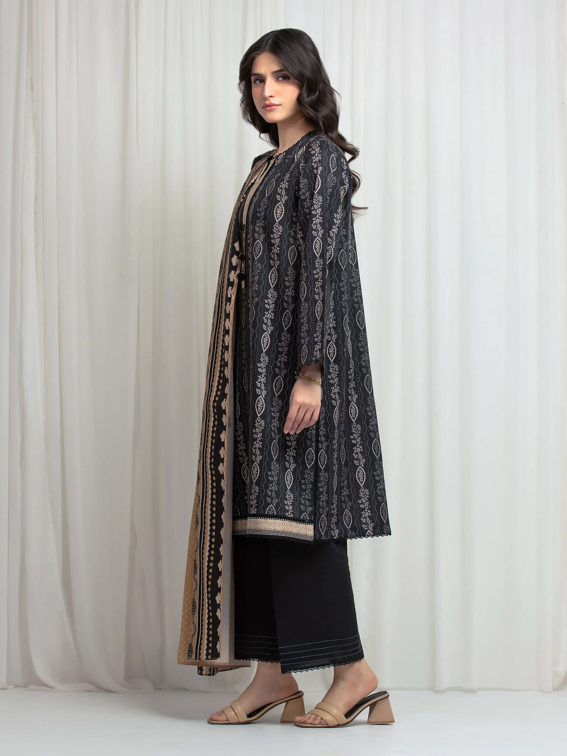 URB Unstitched Printed Lawn Suit