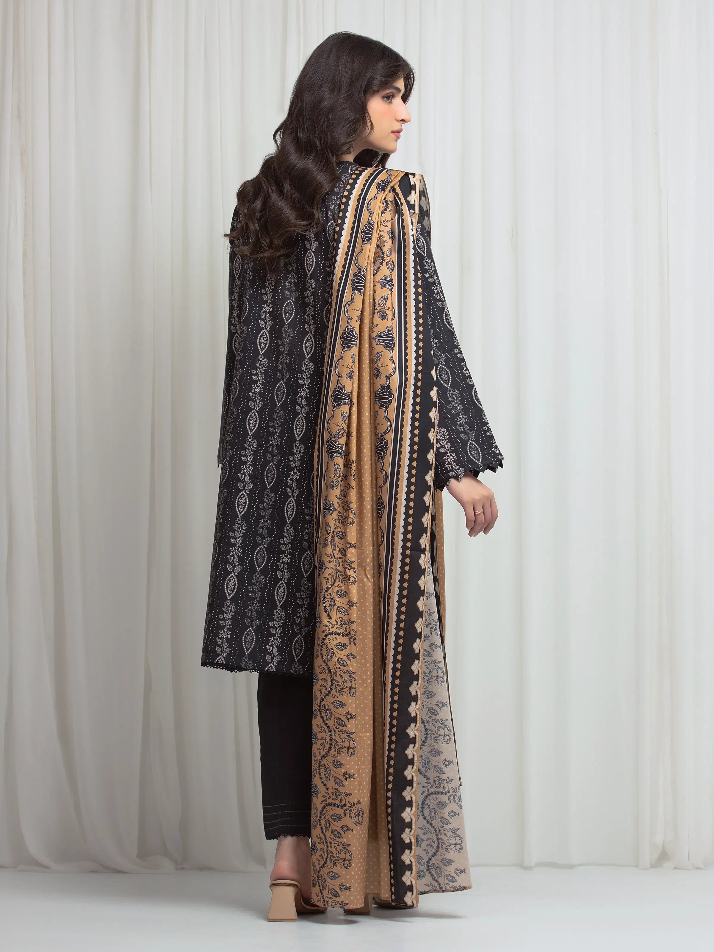 URB Unstitched Printed Lawn Suit