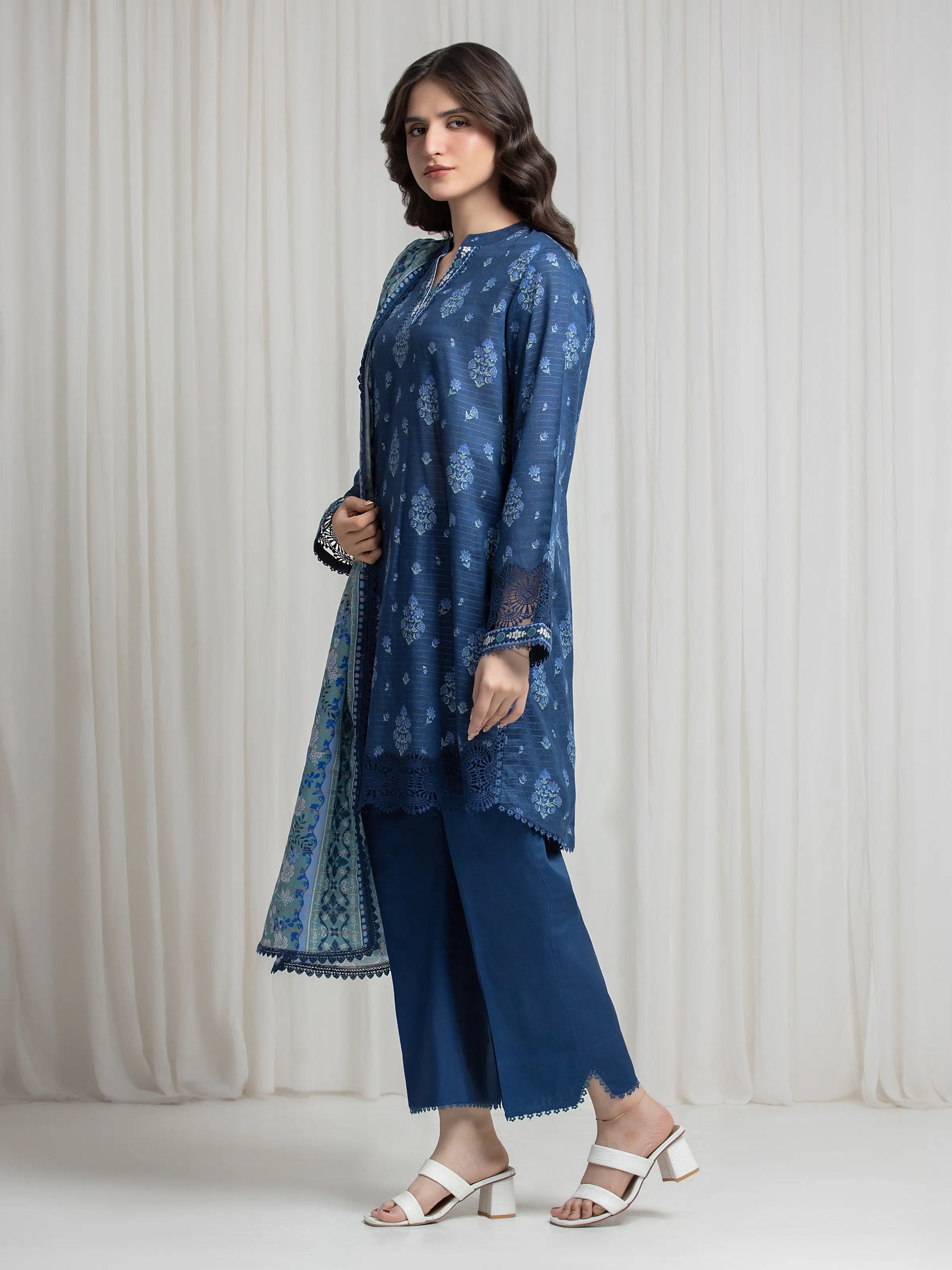 URB Zari Lawn 962570