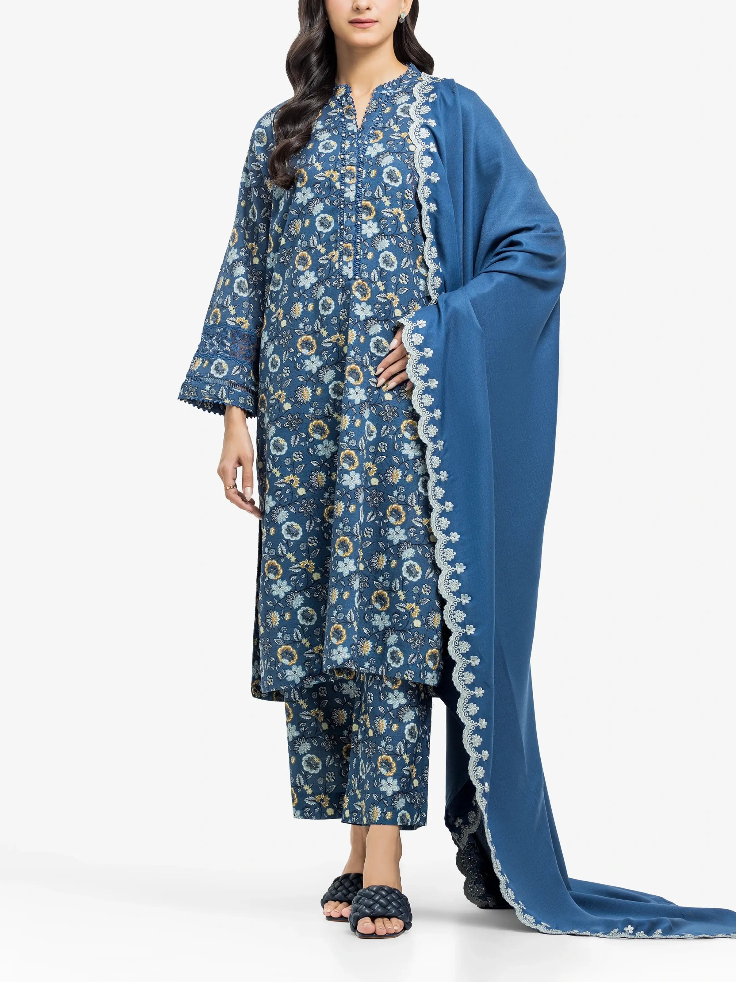 URB Pret 3Pc Printed Khaddar Suit