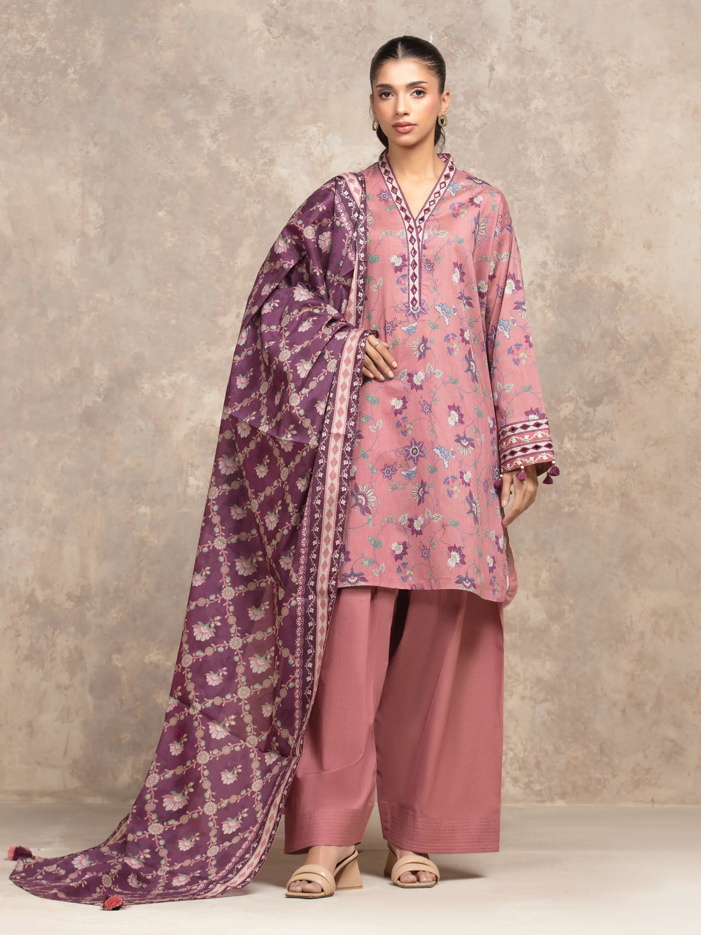 URB Unstitched Printed Khaddar Suit