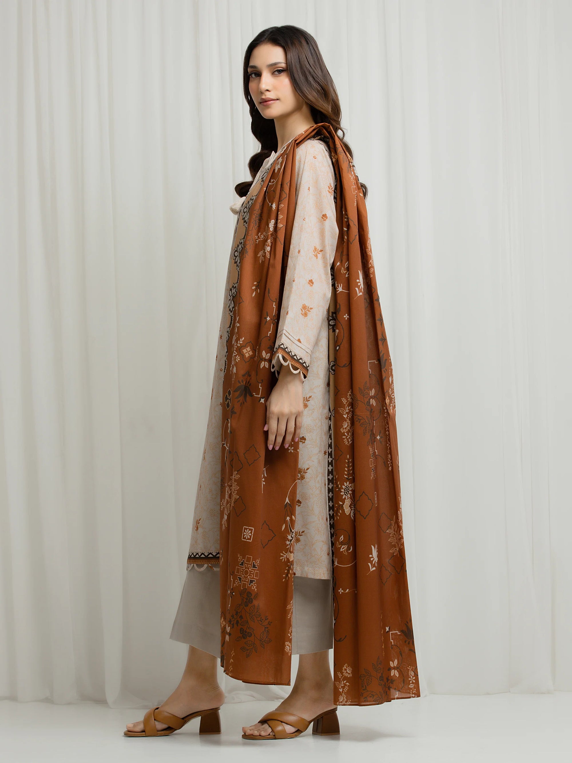 Exclusive Lawn 509724