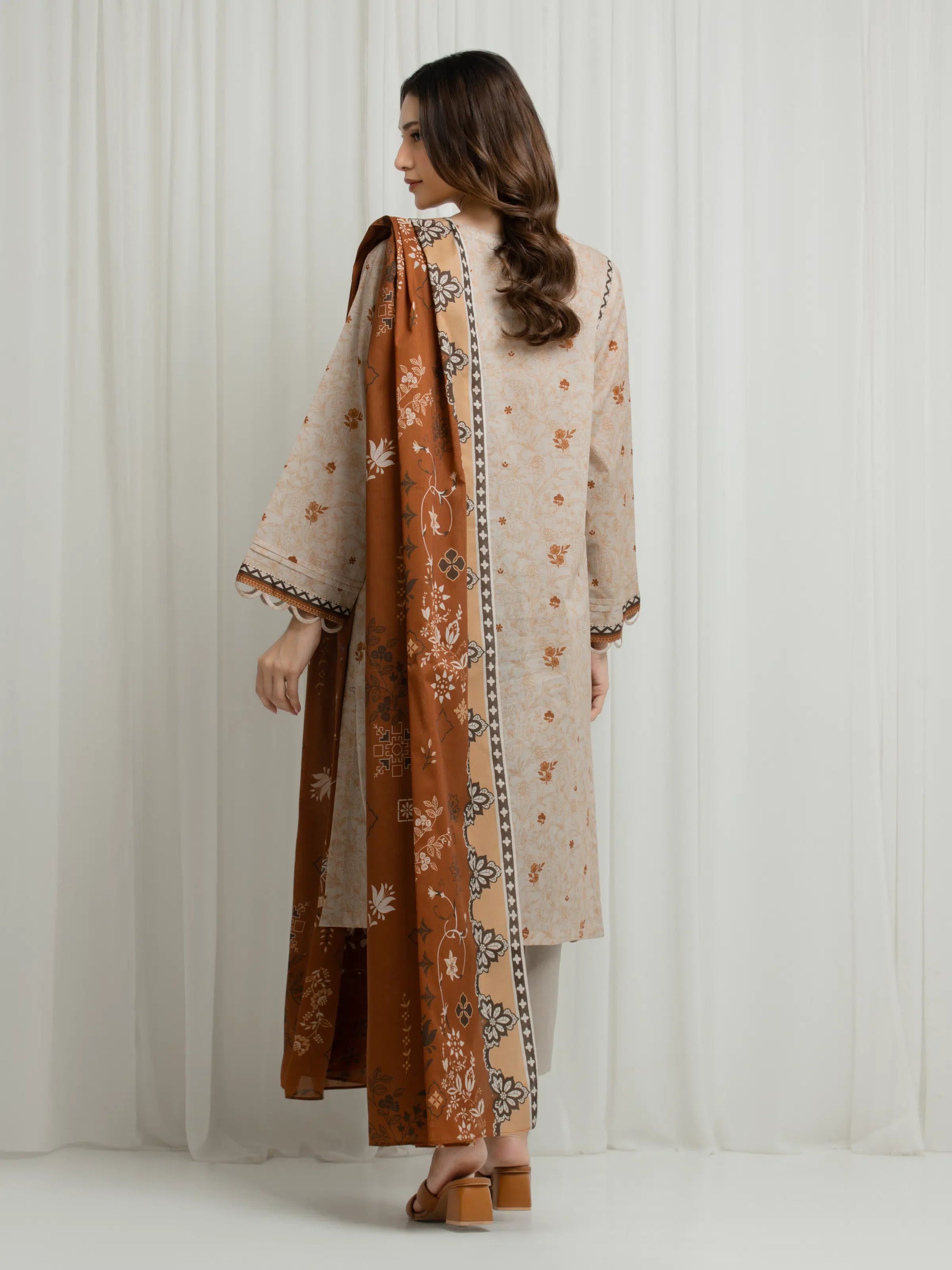 Exclusive Lawn 509724