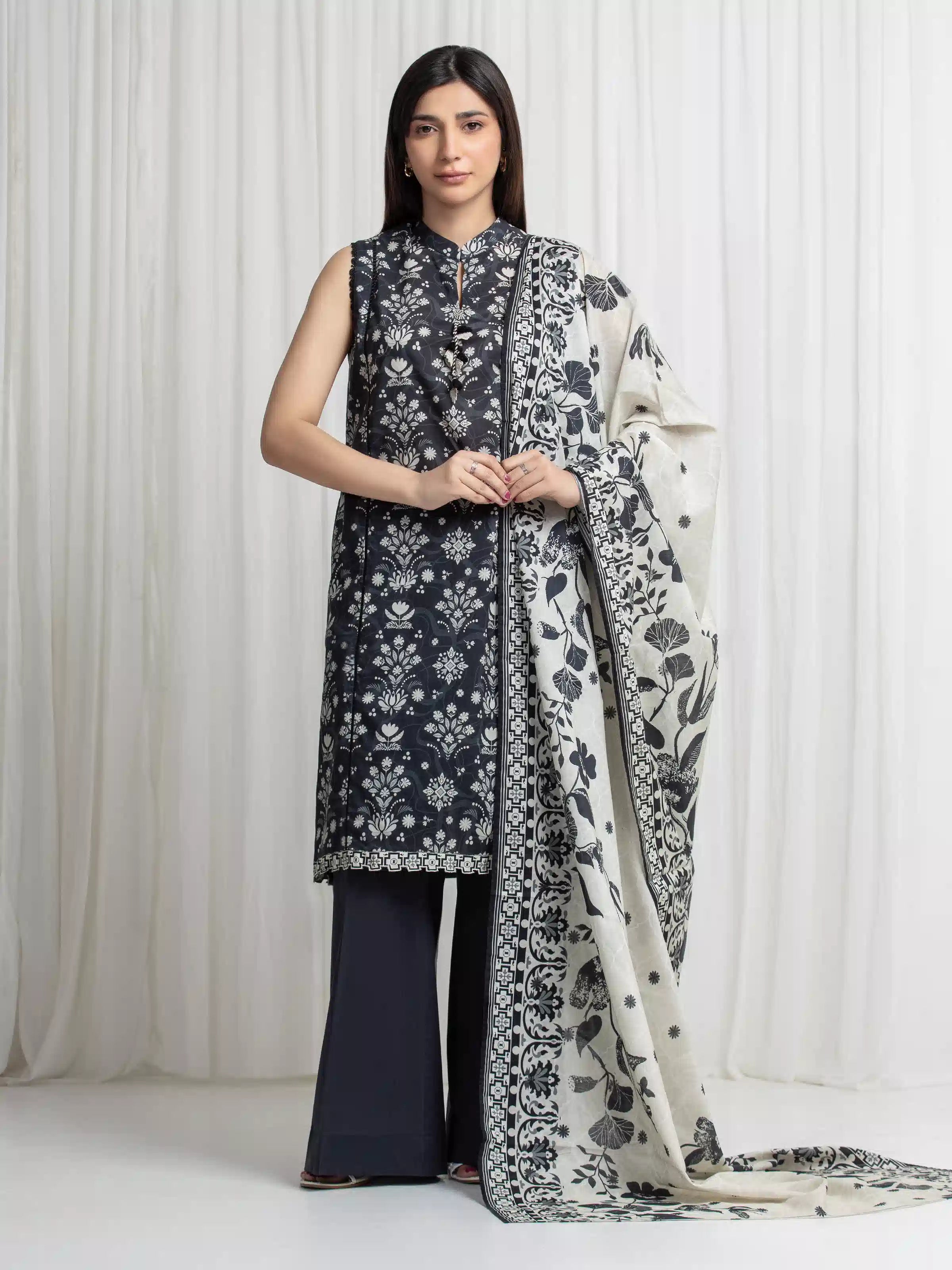 Exclusive Lawn 138509