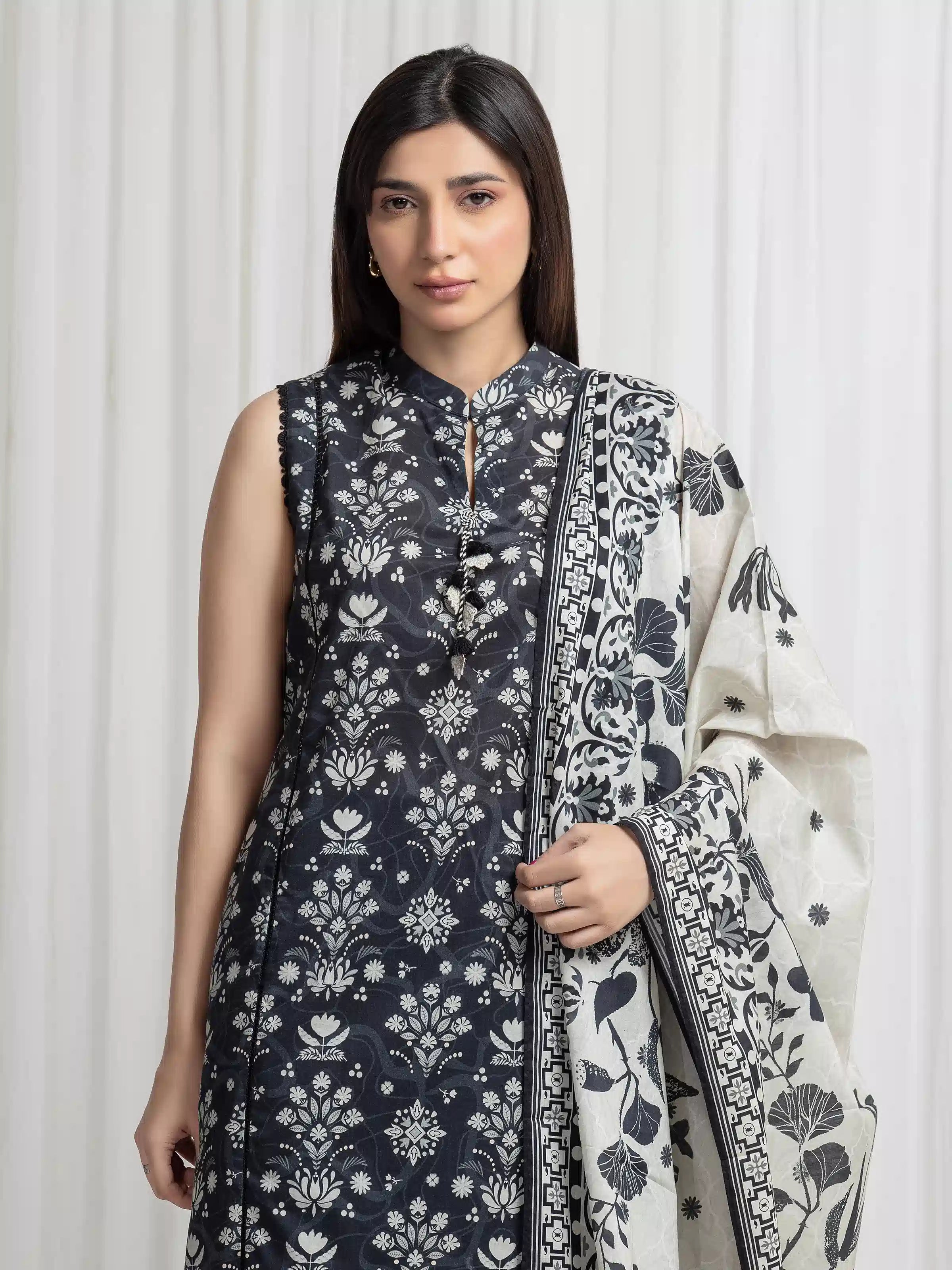 Exclusive Lawn 138509