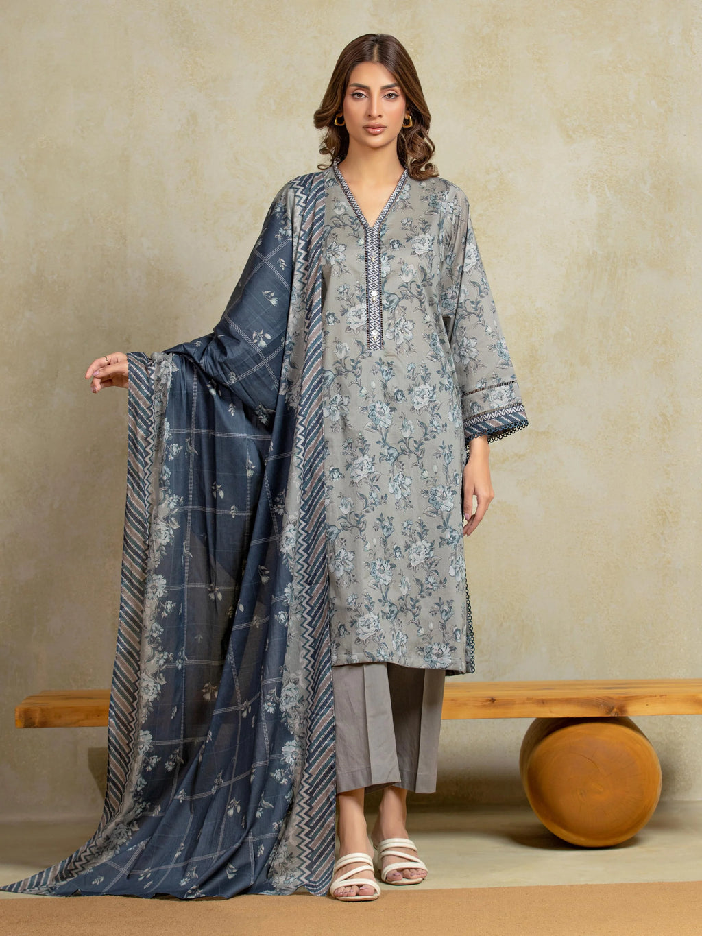URB Unstitched Grey Printed Khaddar 3 Piece