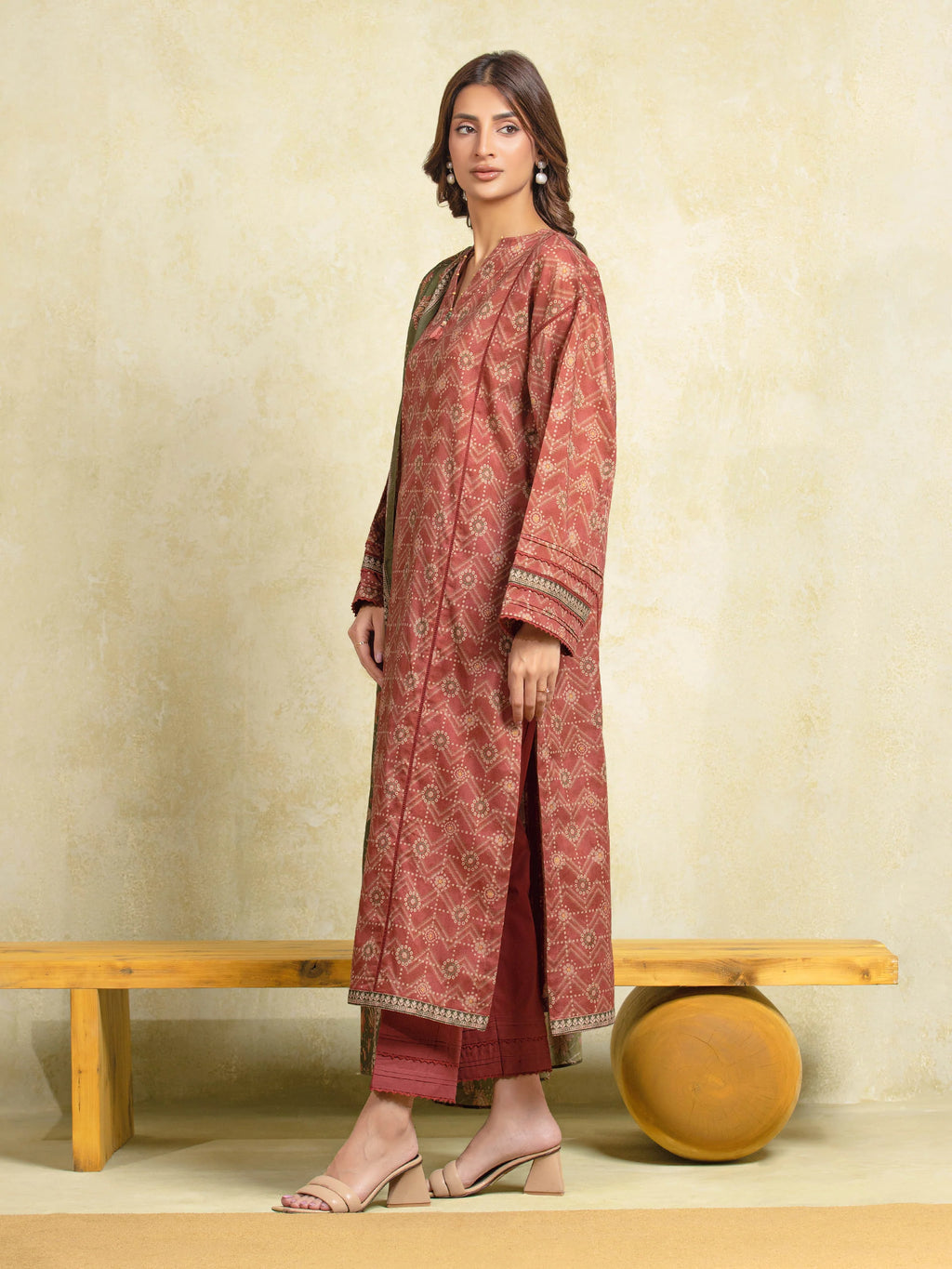 URB Unstitched Light Maroon Printed Khaddar 3 Piece