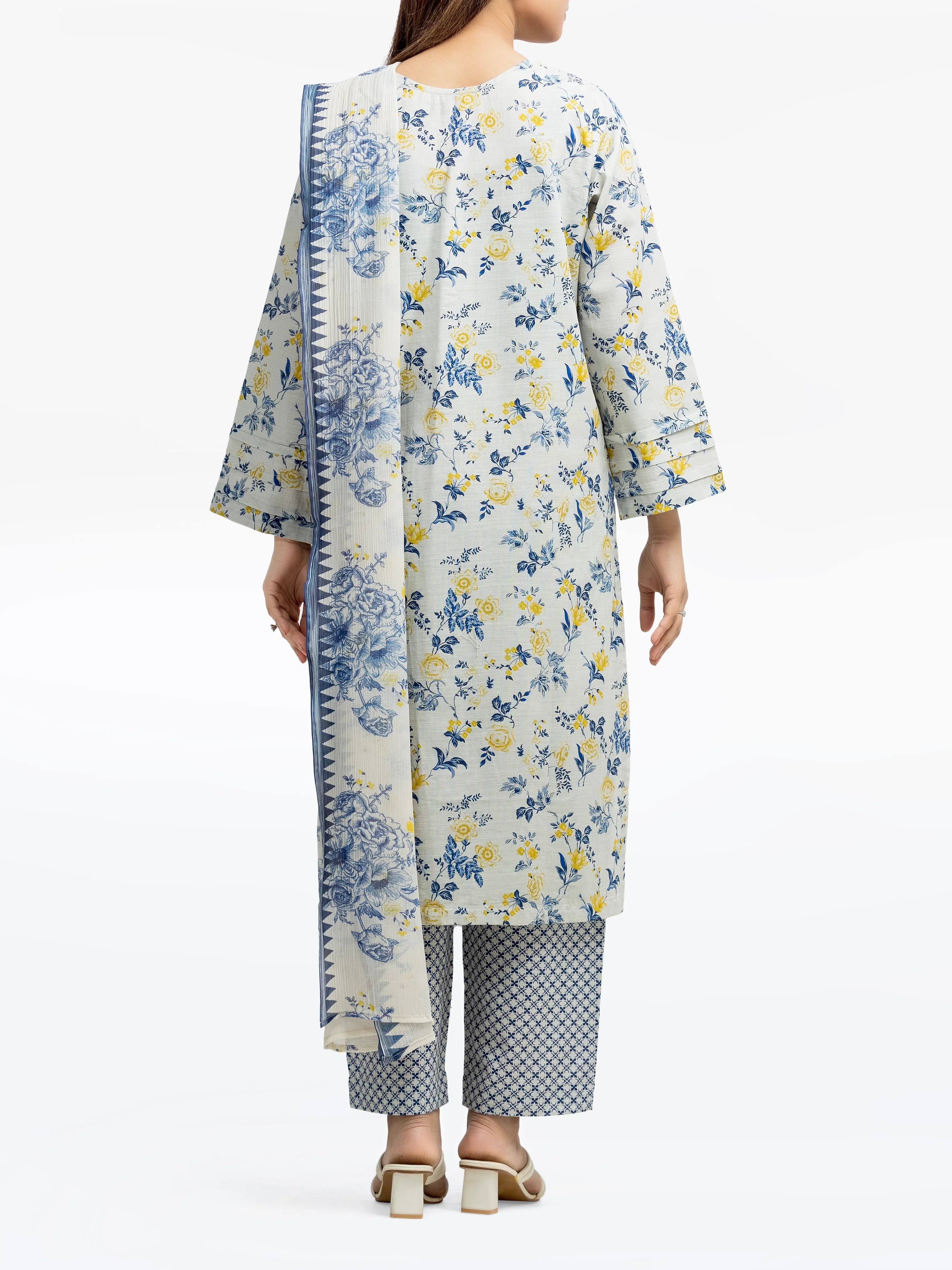 URB Pret 3Pc Printed Khaddar Suit