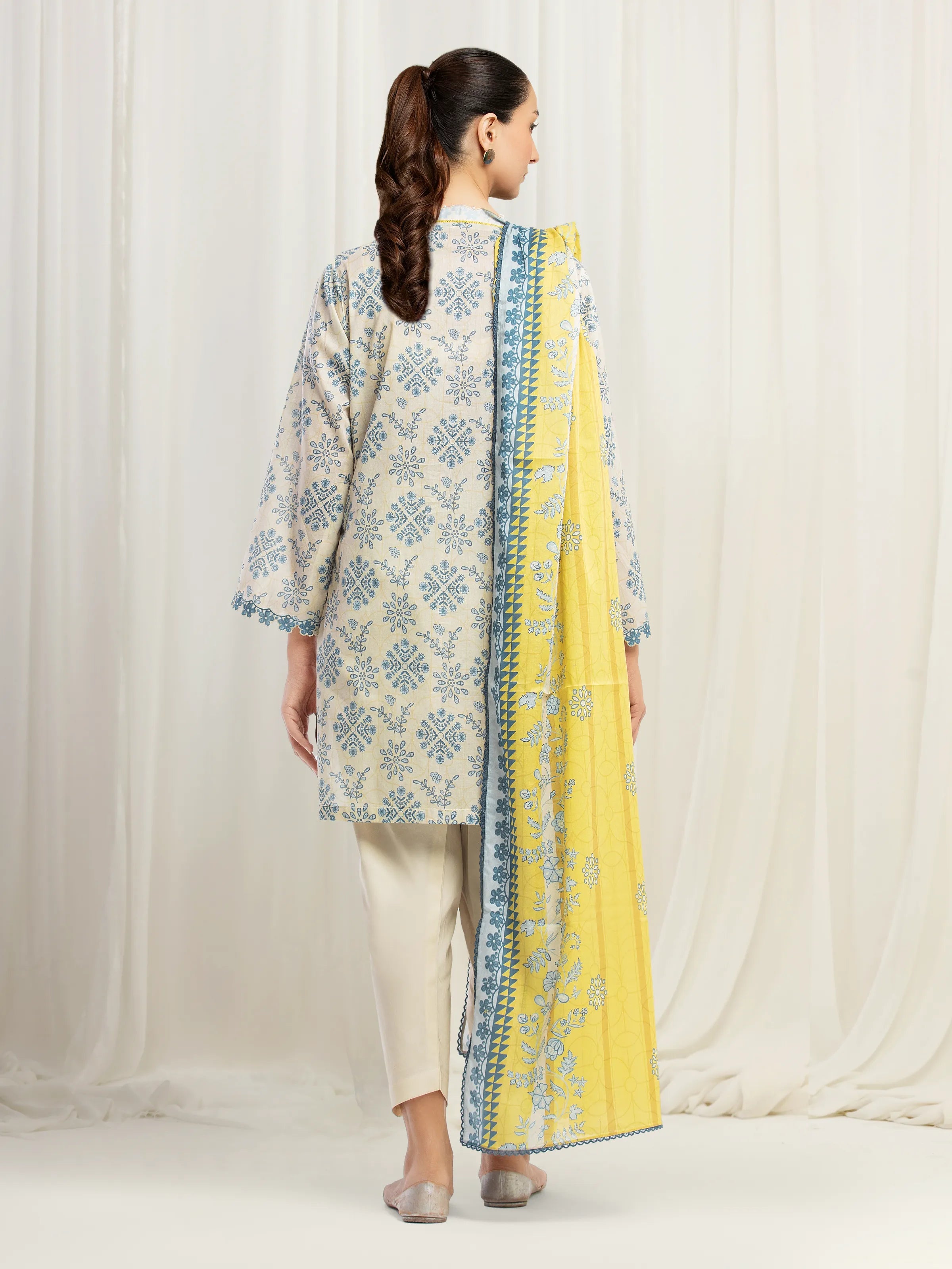 URB Unstitched Printed Lawn Suit