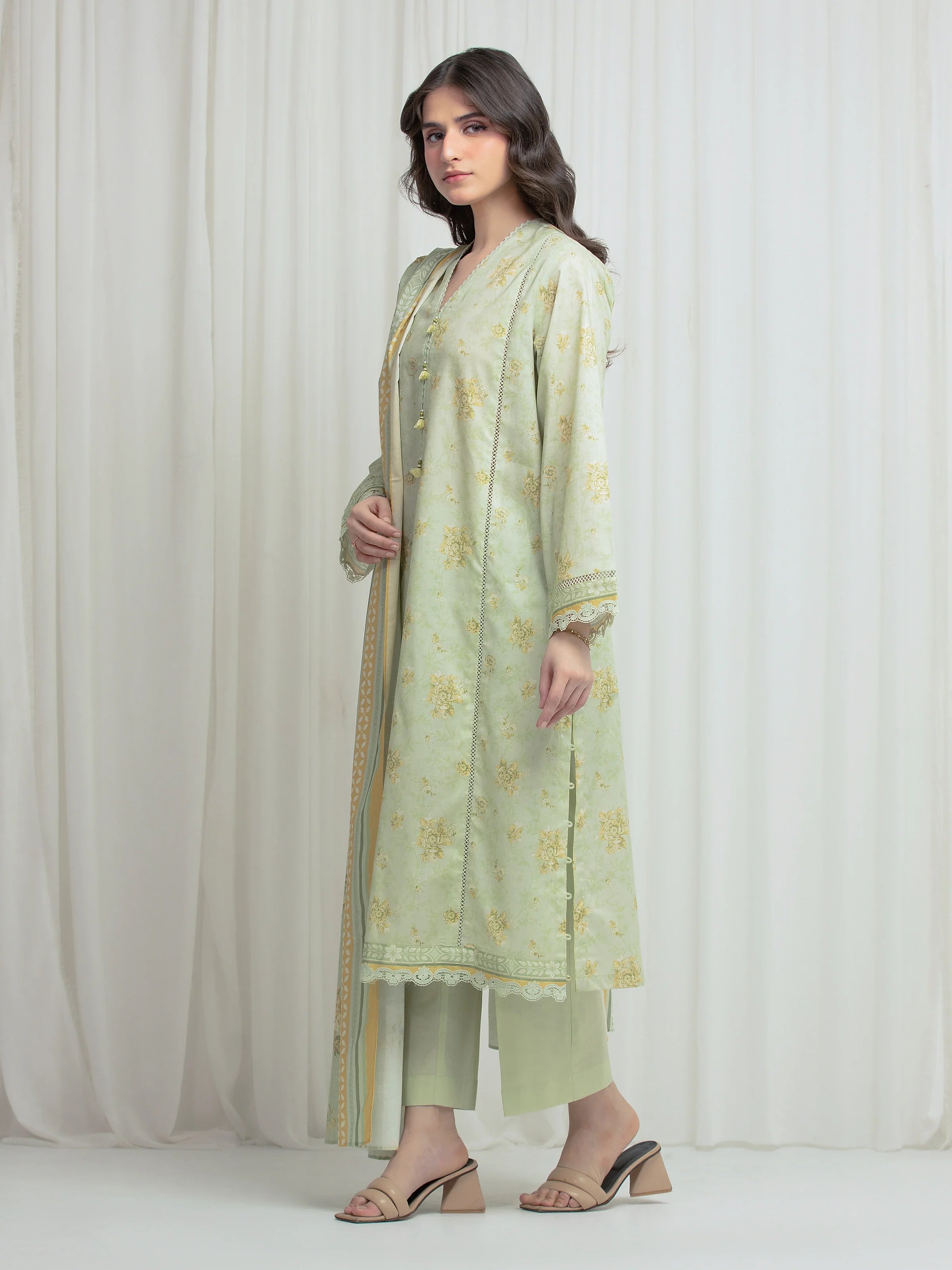 URB Lawn Suit 834192