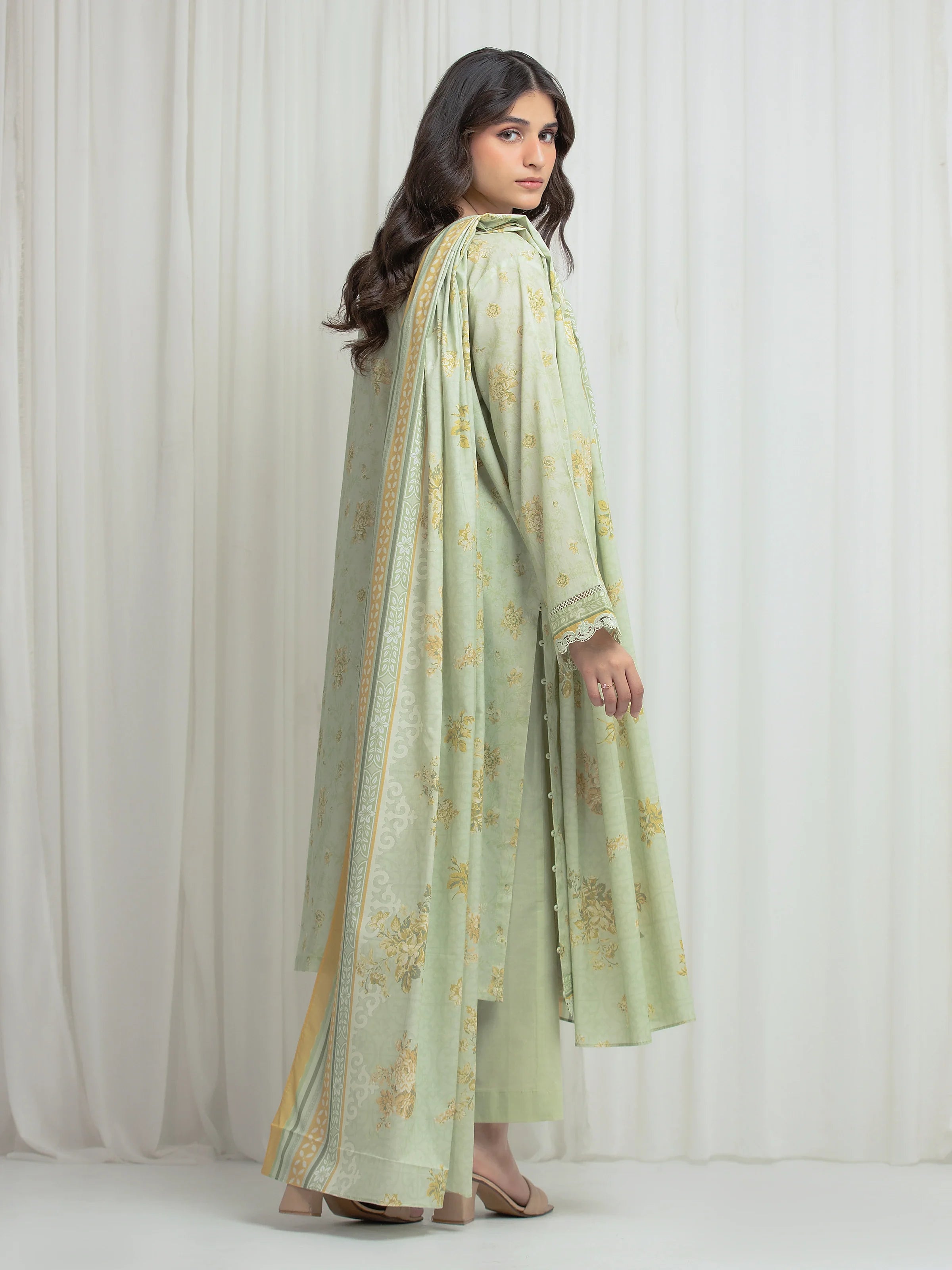 URB Lawn Suit 834192