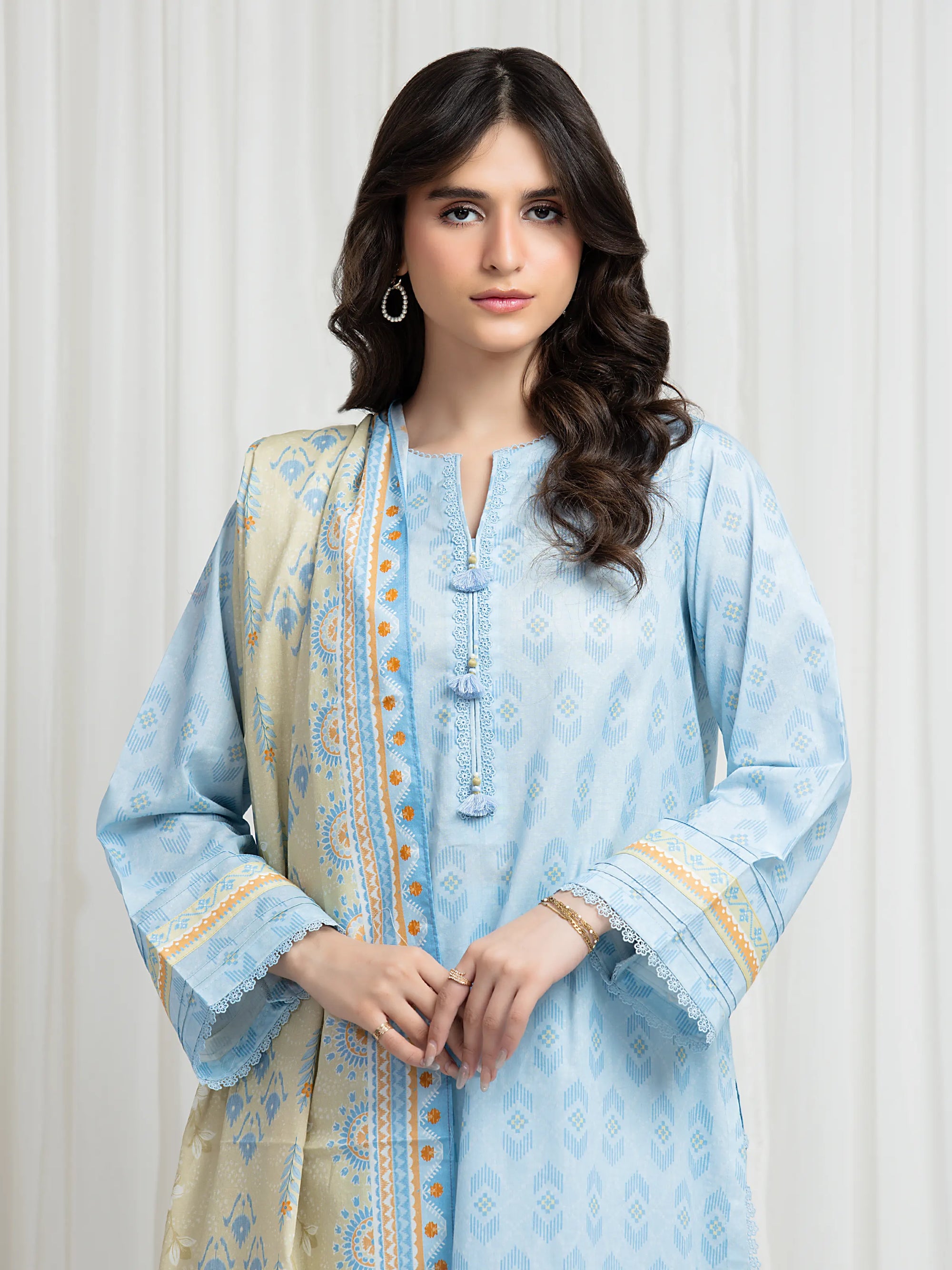 Exclusive Lawn 945082
