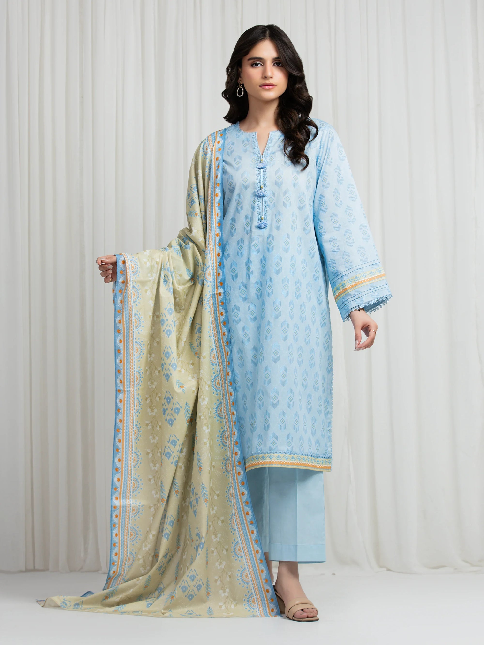 Exclusive Lawn 945082