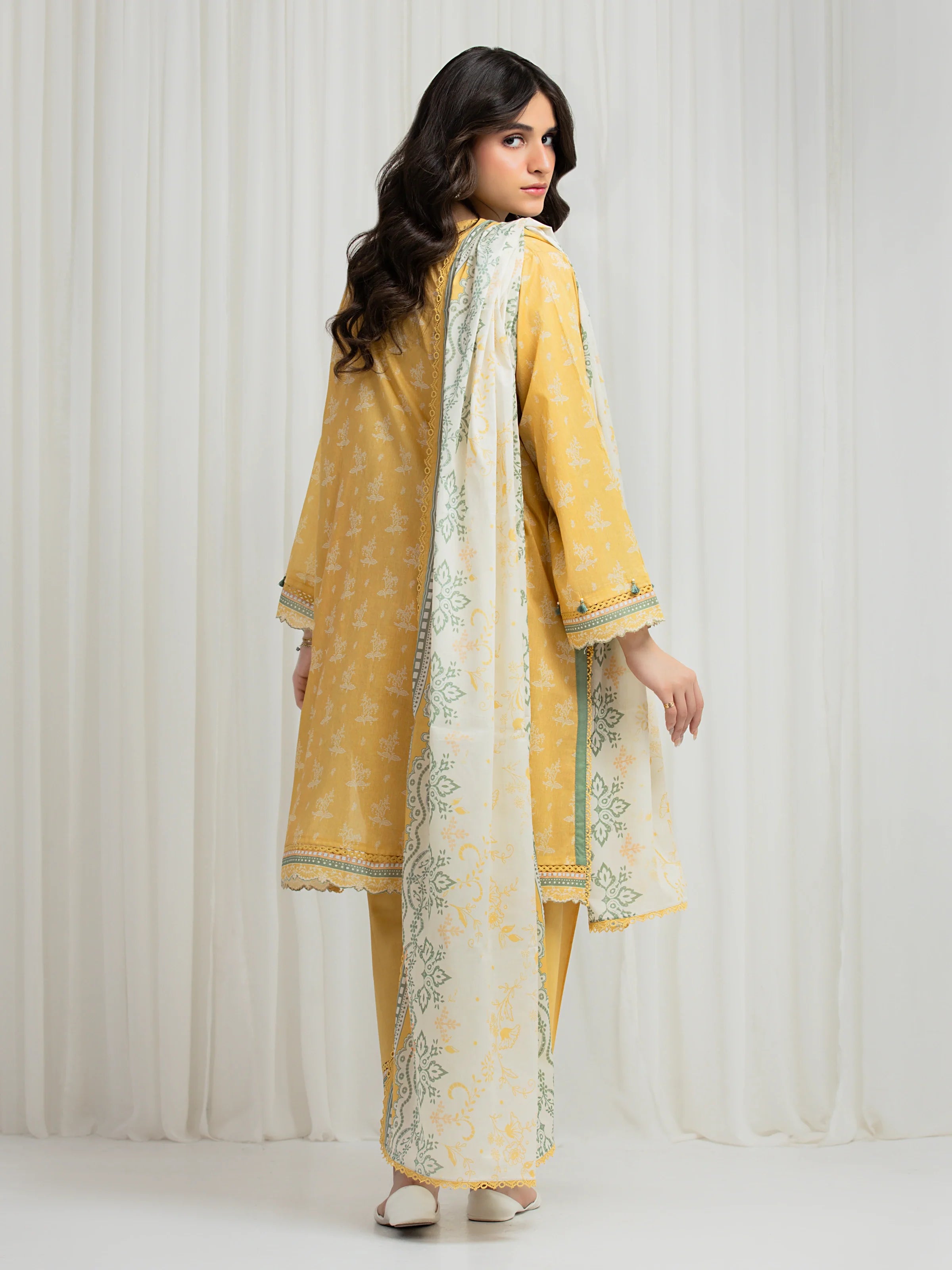 Exclusive Lawn 764213
