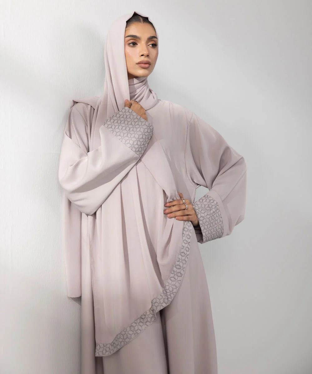 URB Embroidered Abaya Set