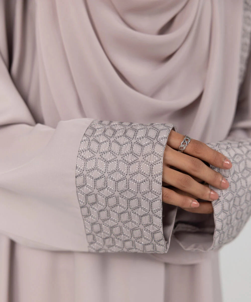 URB Embroidered Abaya Set