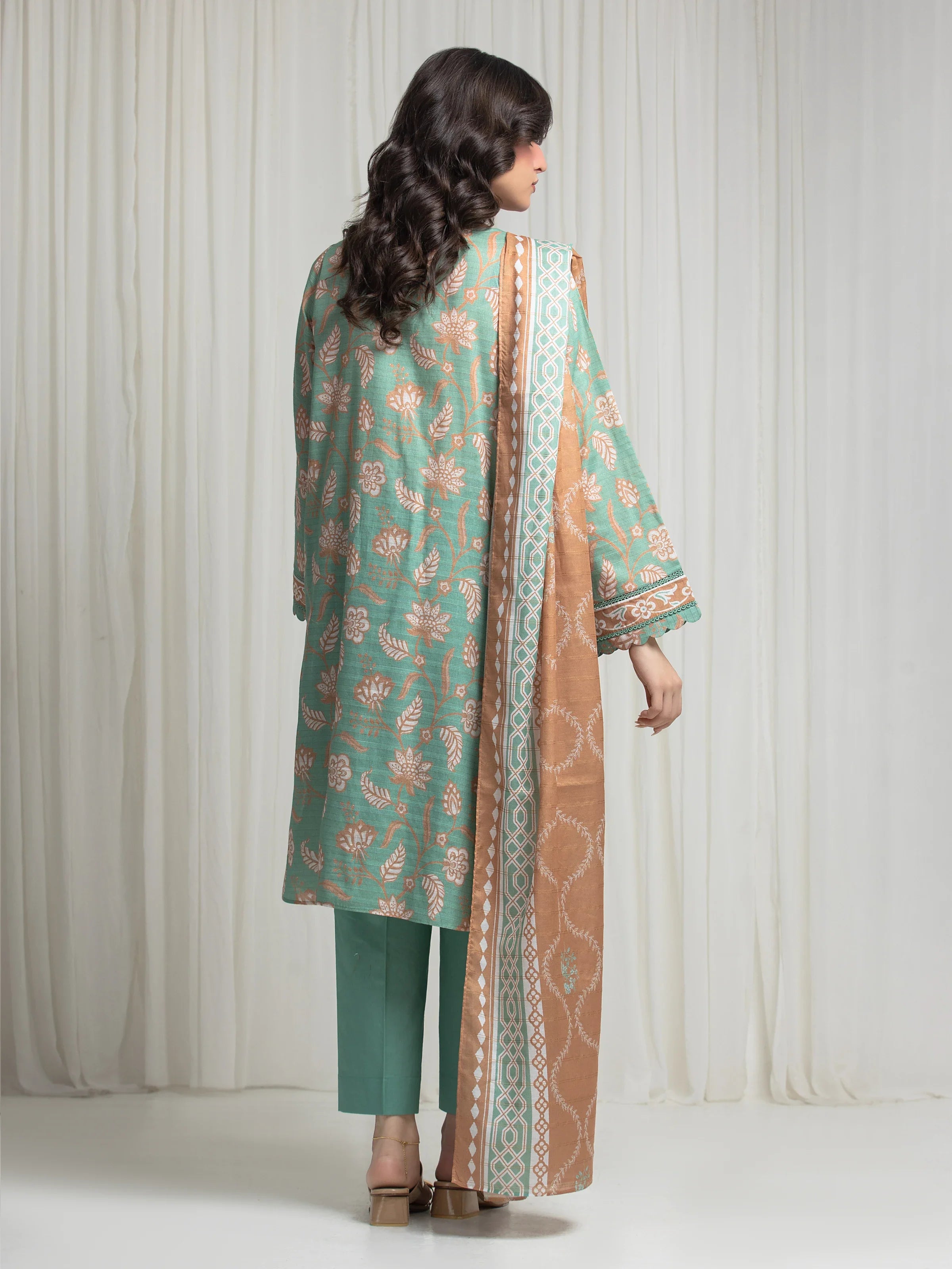 URB Zari Lawn 679412