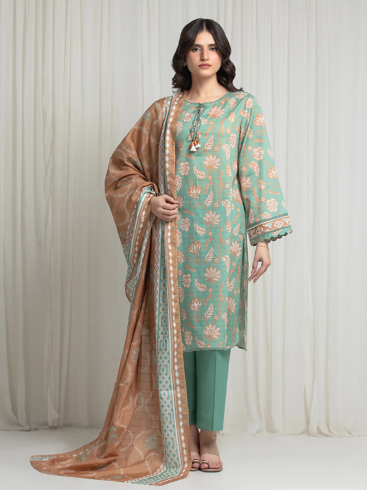 URB Zari Lawn 679412