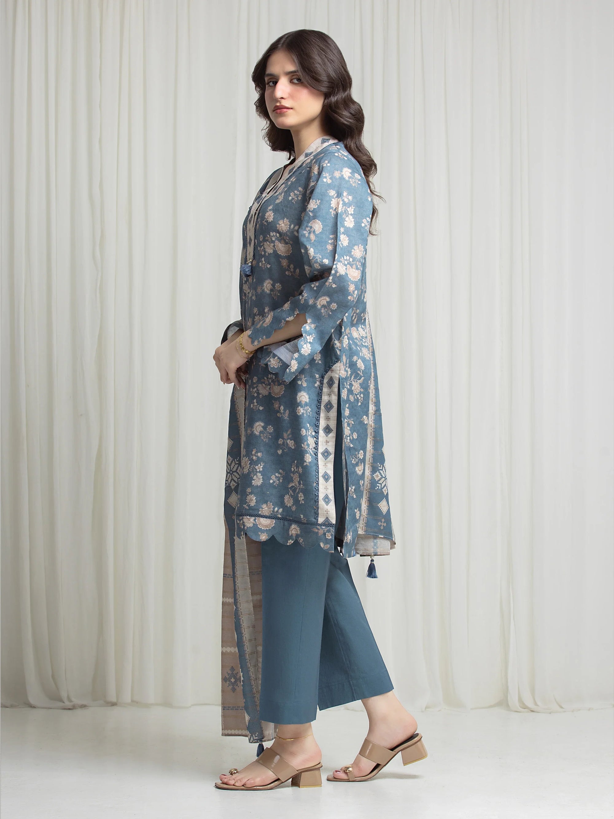 URB Zari Lawn 815307