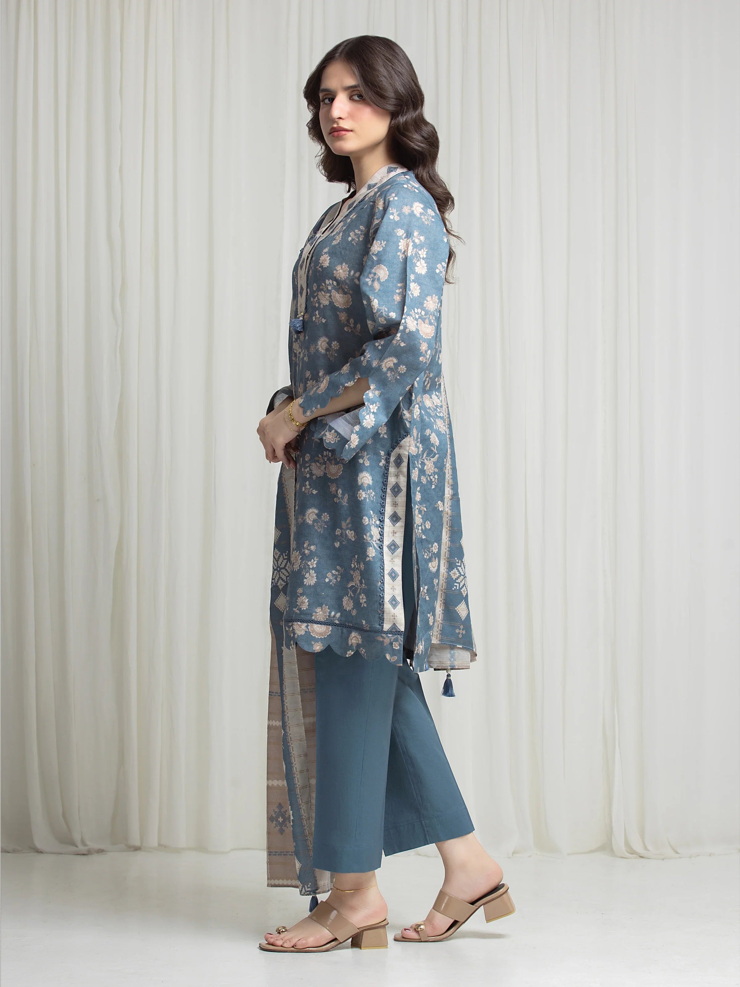 URB Zari Lawn 815307