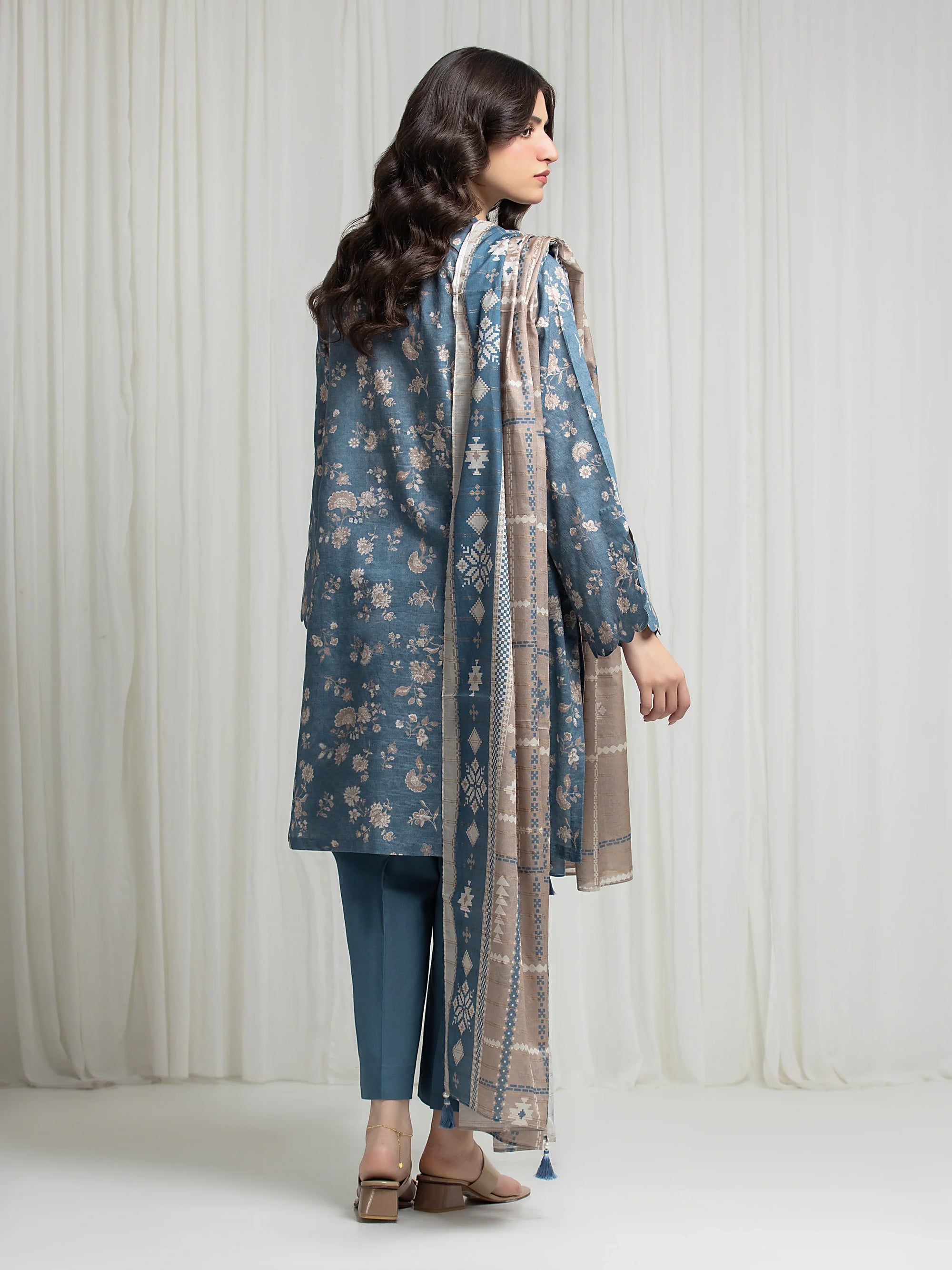 URB Zari Lawn 815307