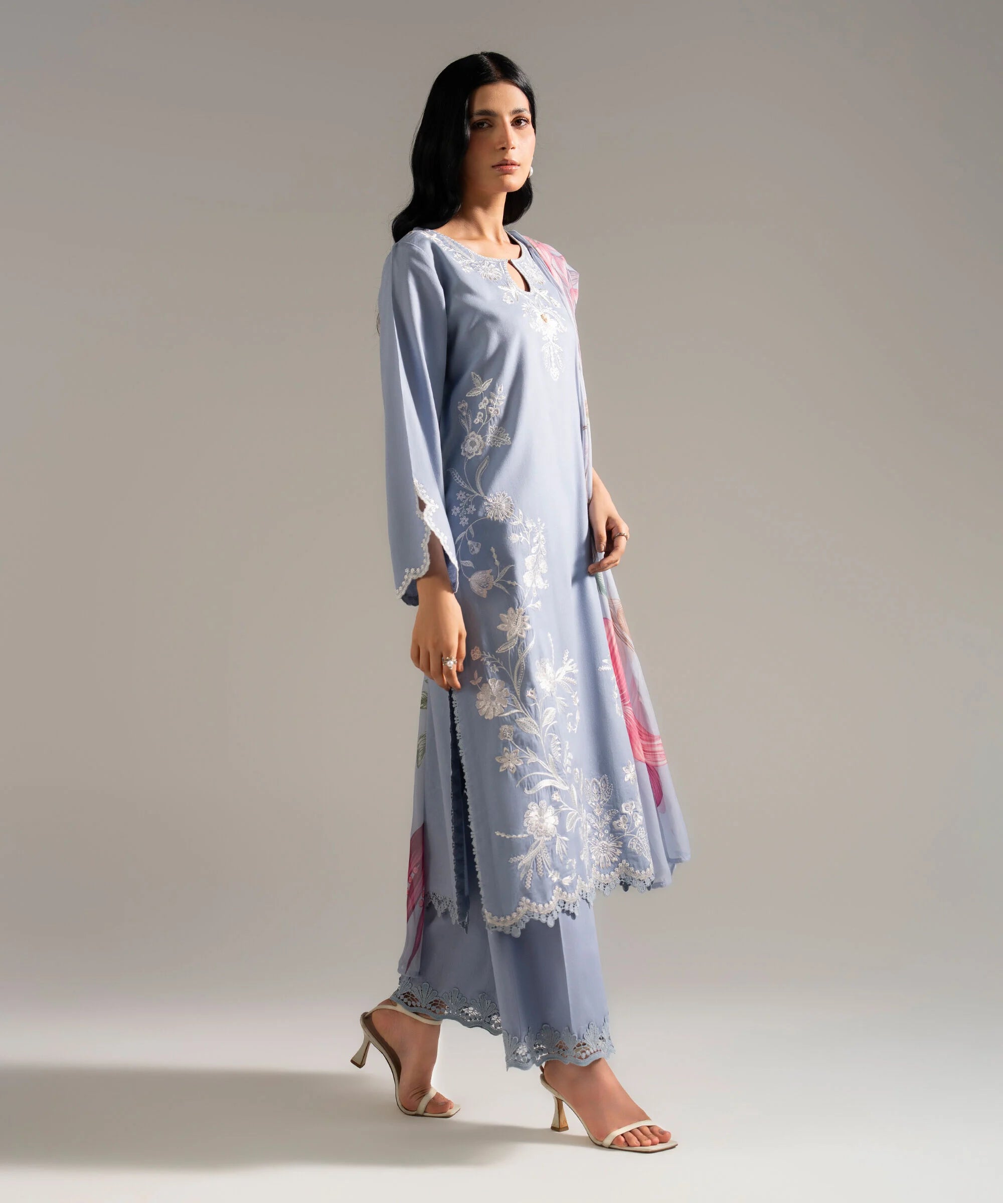 URB Embroidered 206975