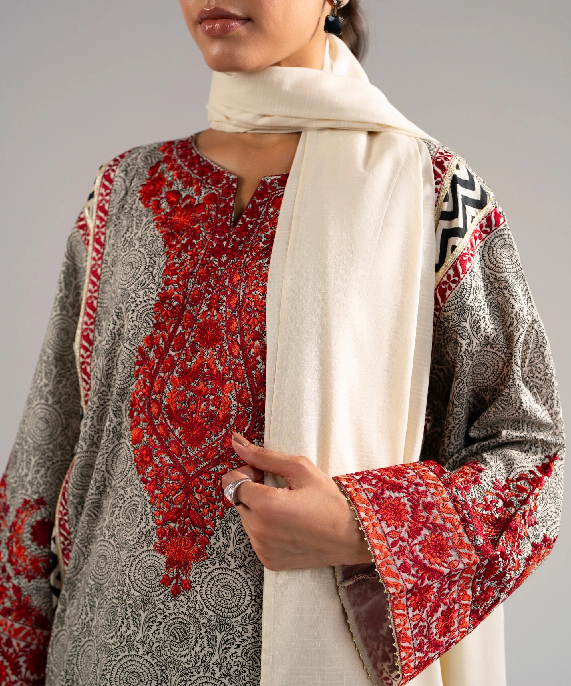 URB Embroidered 591428