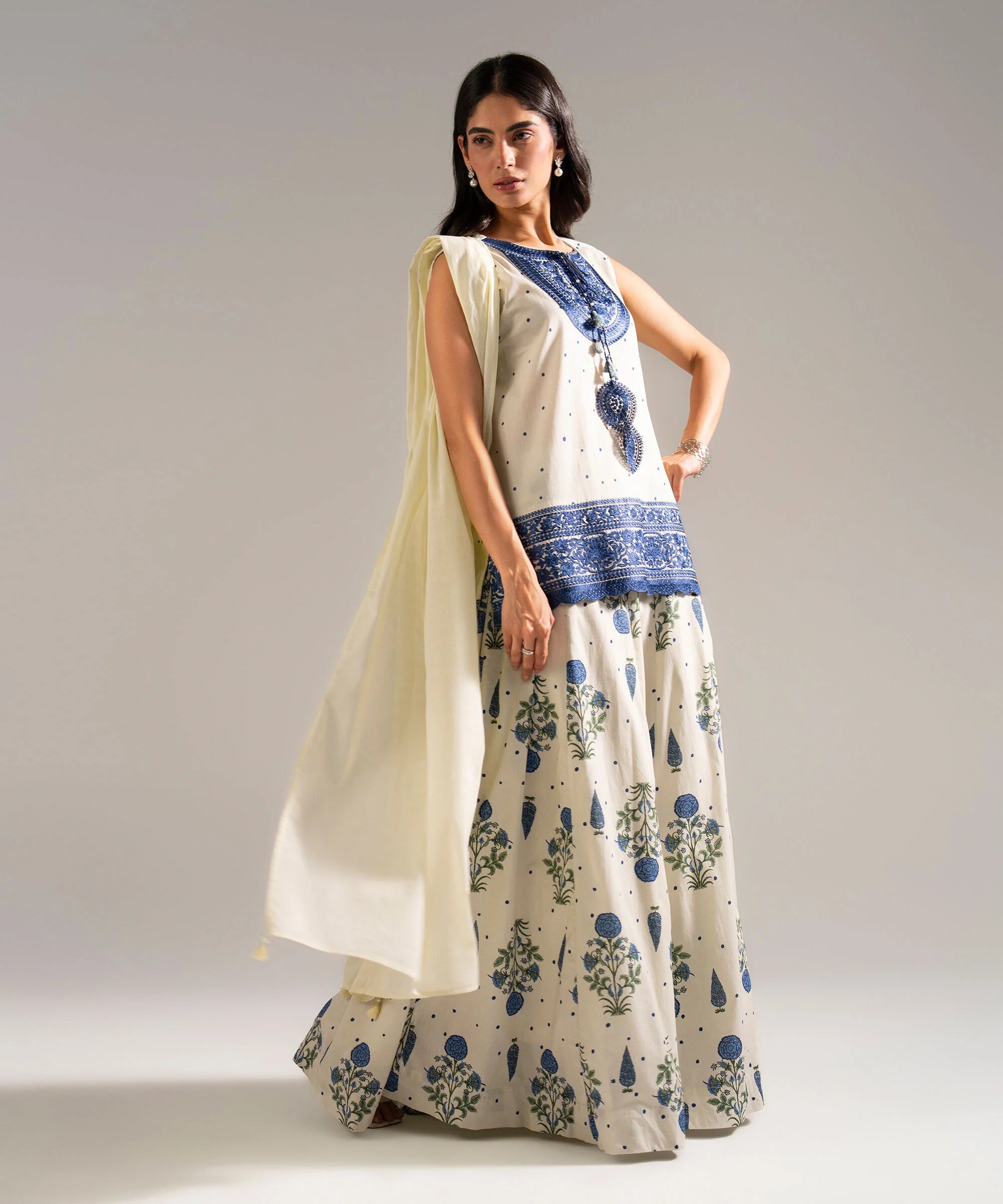 URB Embroidered 953160