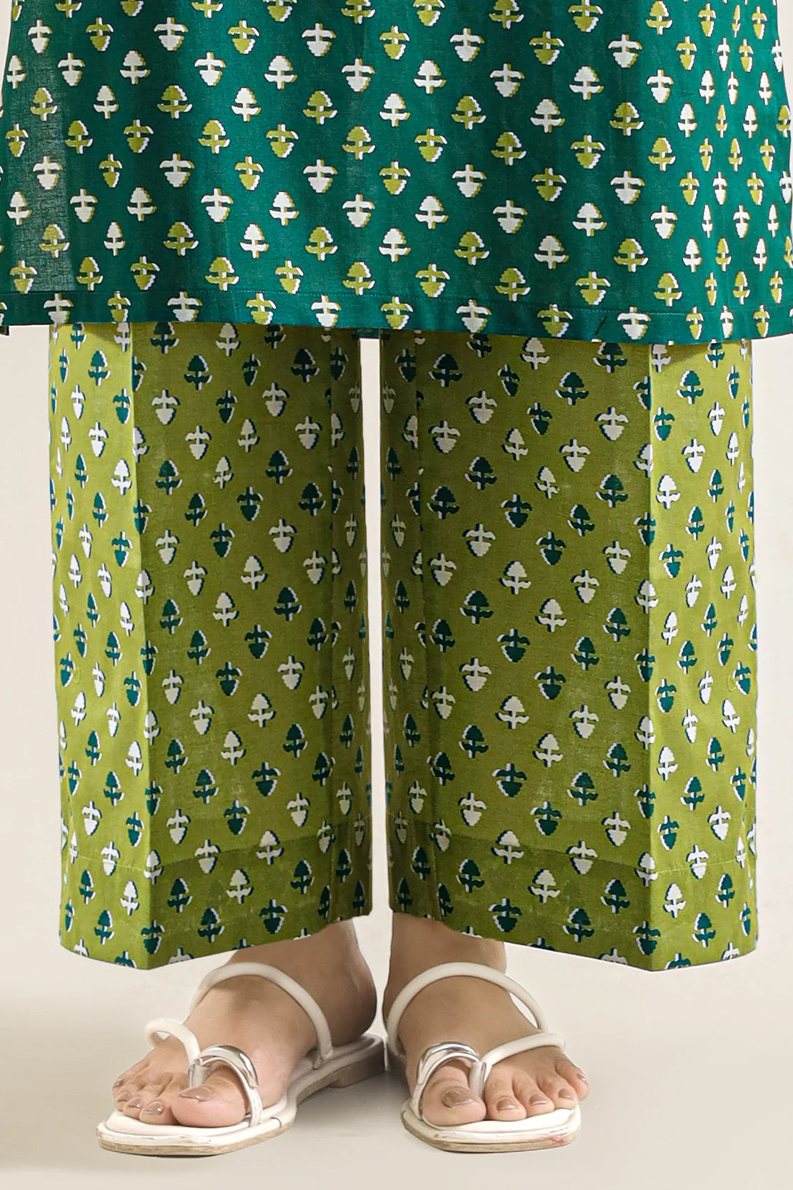 URB Printed Lawn Stitched 2 Piece