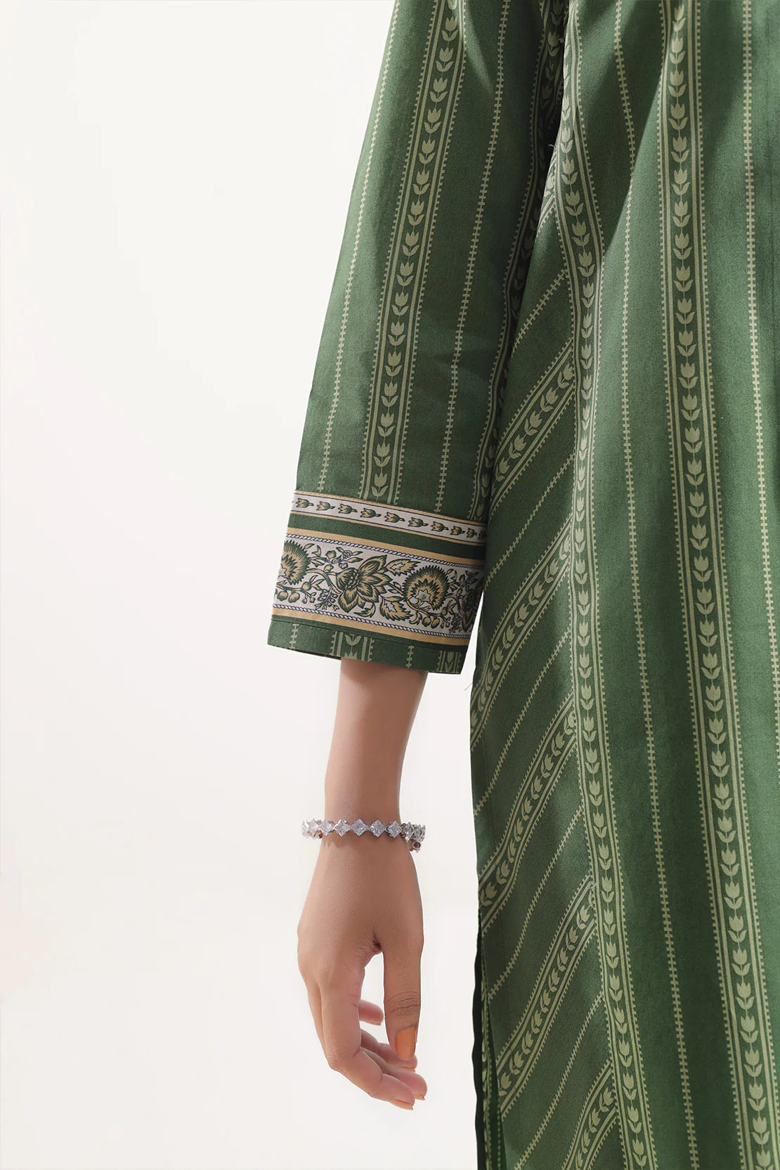 URB Unstitched Printed Lawn 3 Piece