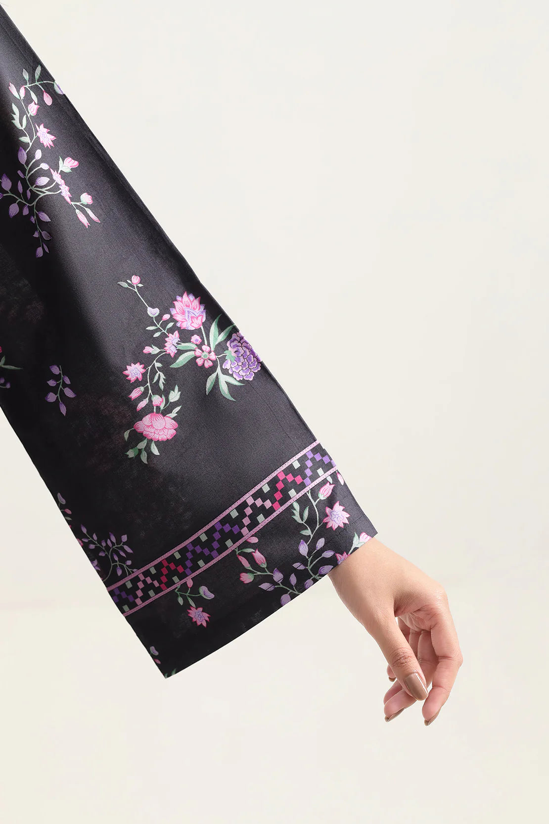 URB Unstitched Printed Lawn 3 Piece