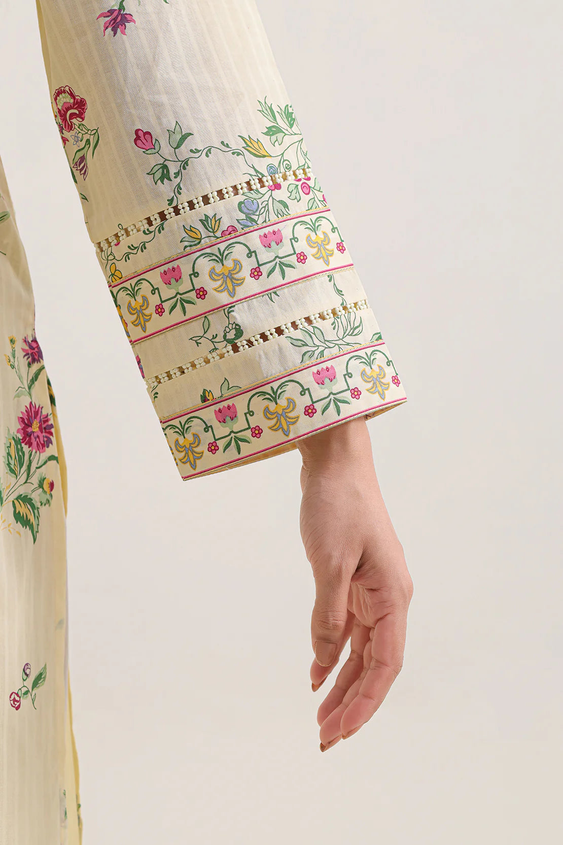 URB Unstitched Printed Lawn 3 Piece