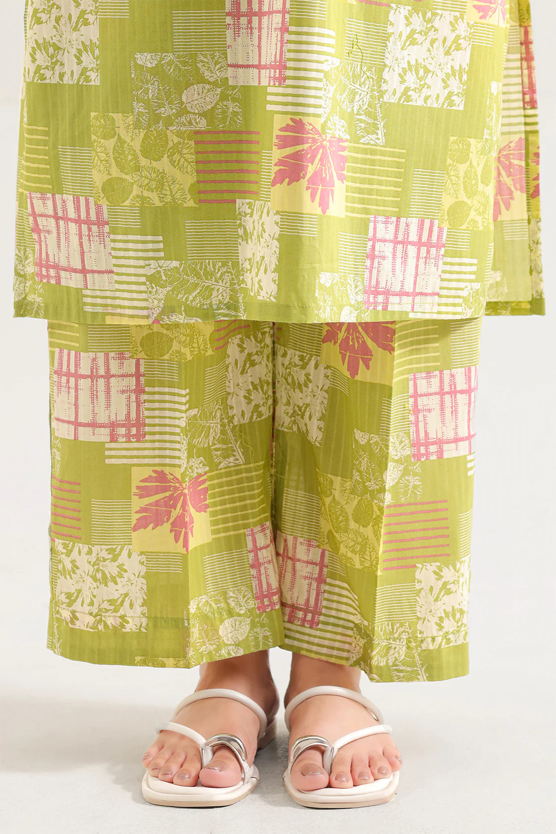 URB Printed Lawn Stitched 2 Piece